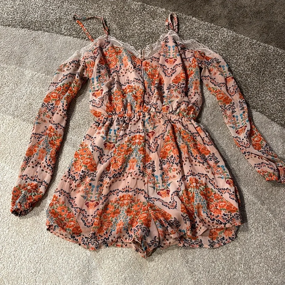 Charlotte Russe romper - Picture 2 of 4